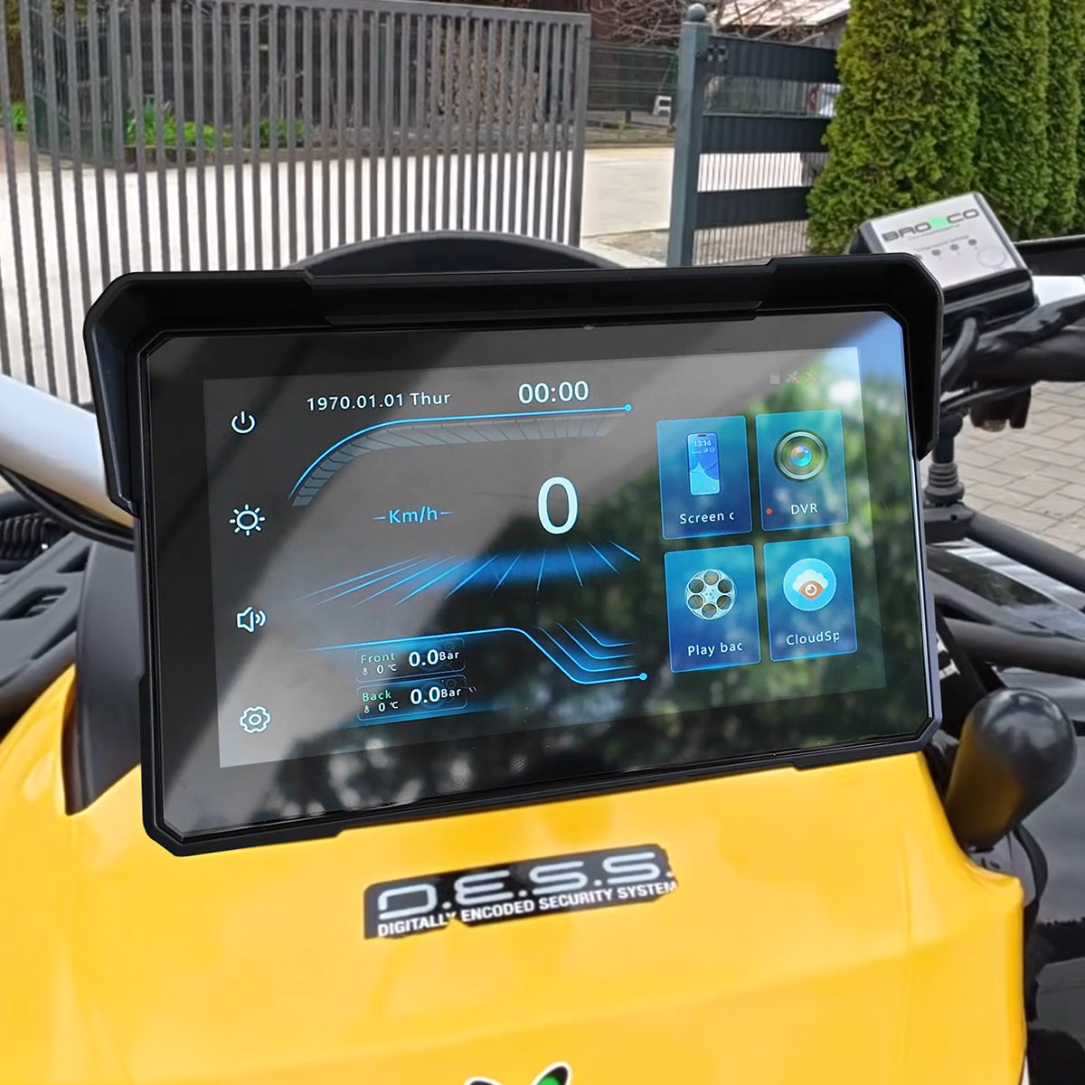 7-inch motorcycle navigation screens with wireless CarPlay and Android Auto for clearer maps and smarter riding