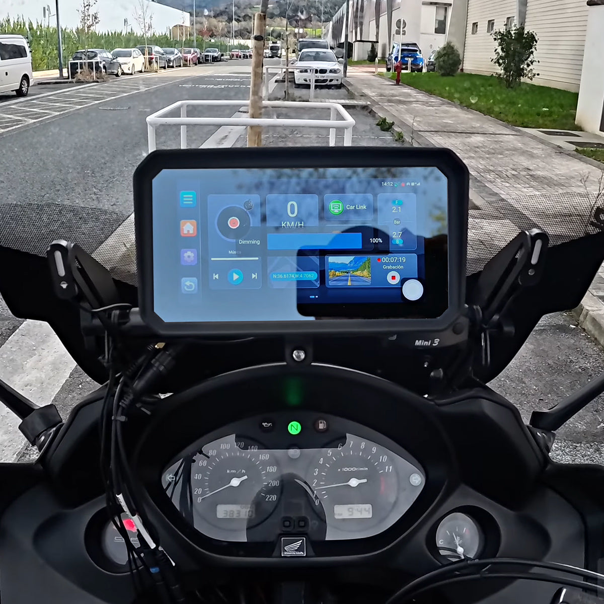 Linkifun Smart Motorcycle Dash Cam Series with Android system, featuring optional cameras, GPS navigation, app downloads, and connected riding experience