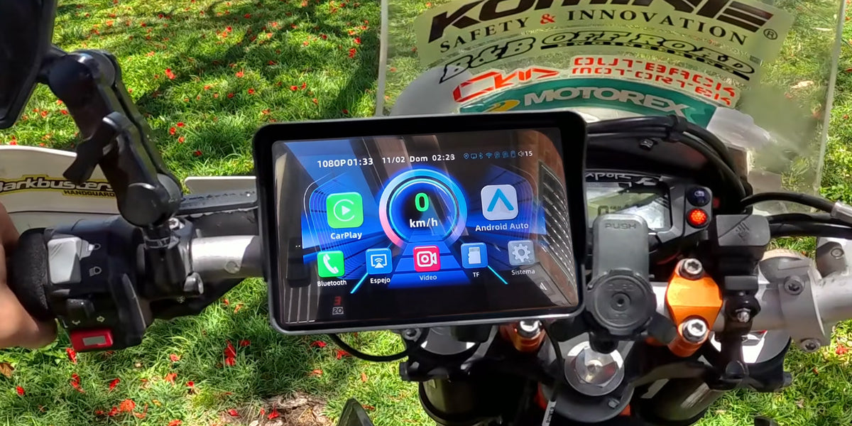 5-inch motorcycle navigation screens with wireless CarPlay and Android Auto for compact and smart motorcycle riding