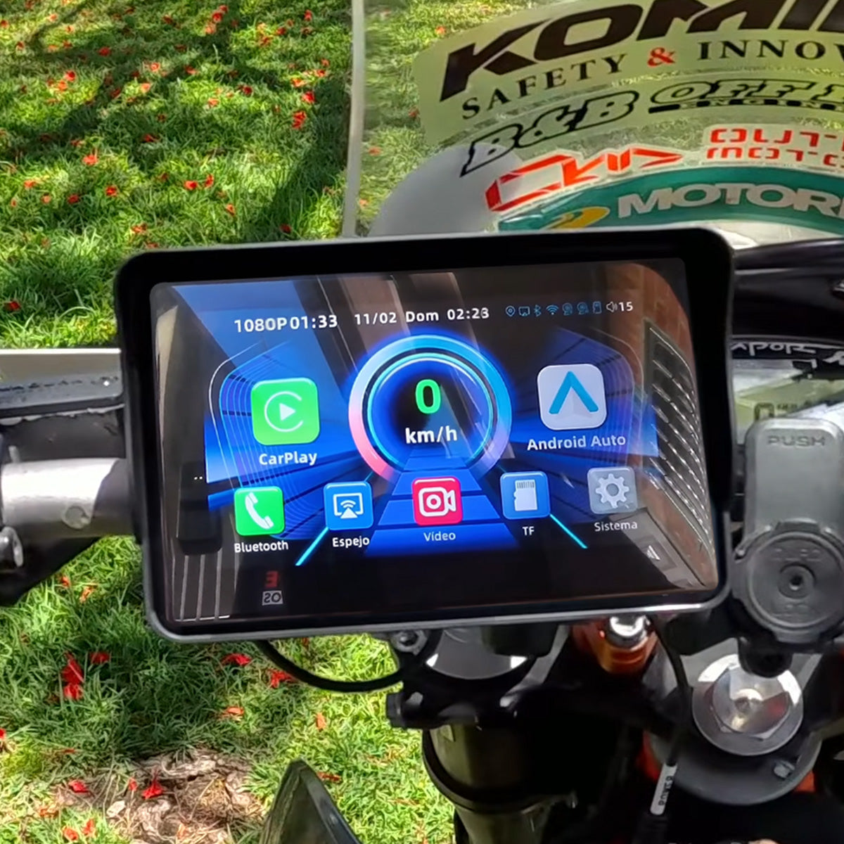 5-inch motorcycle navigation screens with wireless CarPlay and Android Auto for compact and smart motorcycle riding