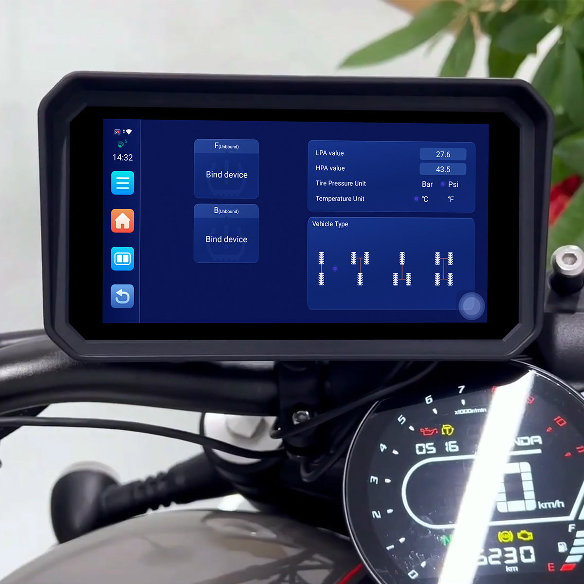 Motorcycle Navigation Screens with 2–4 Tire TPMS