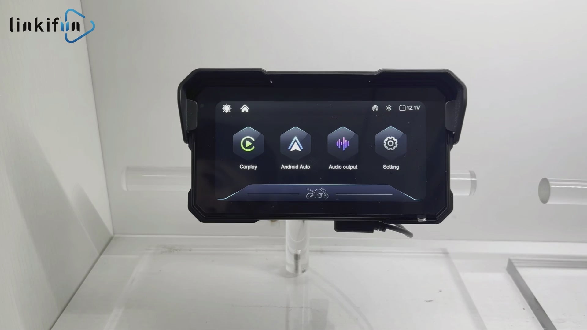 Linkifun MT10 6.25-inch motorcycle navigation screen demo featuring wireless Apple CarPlay, Android Auto, optional TPMS, and portrait or landscape screen rotation.