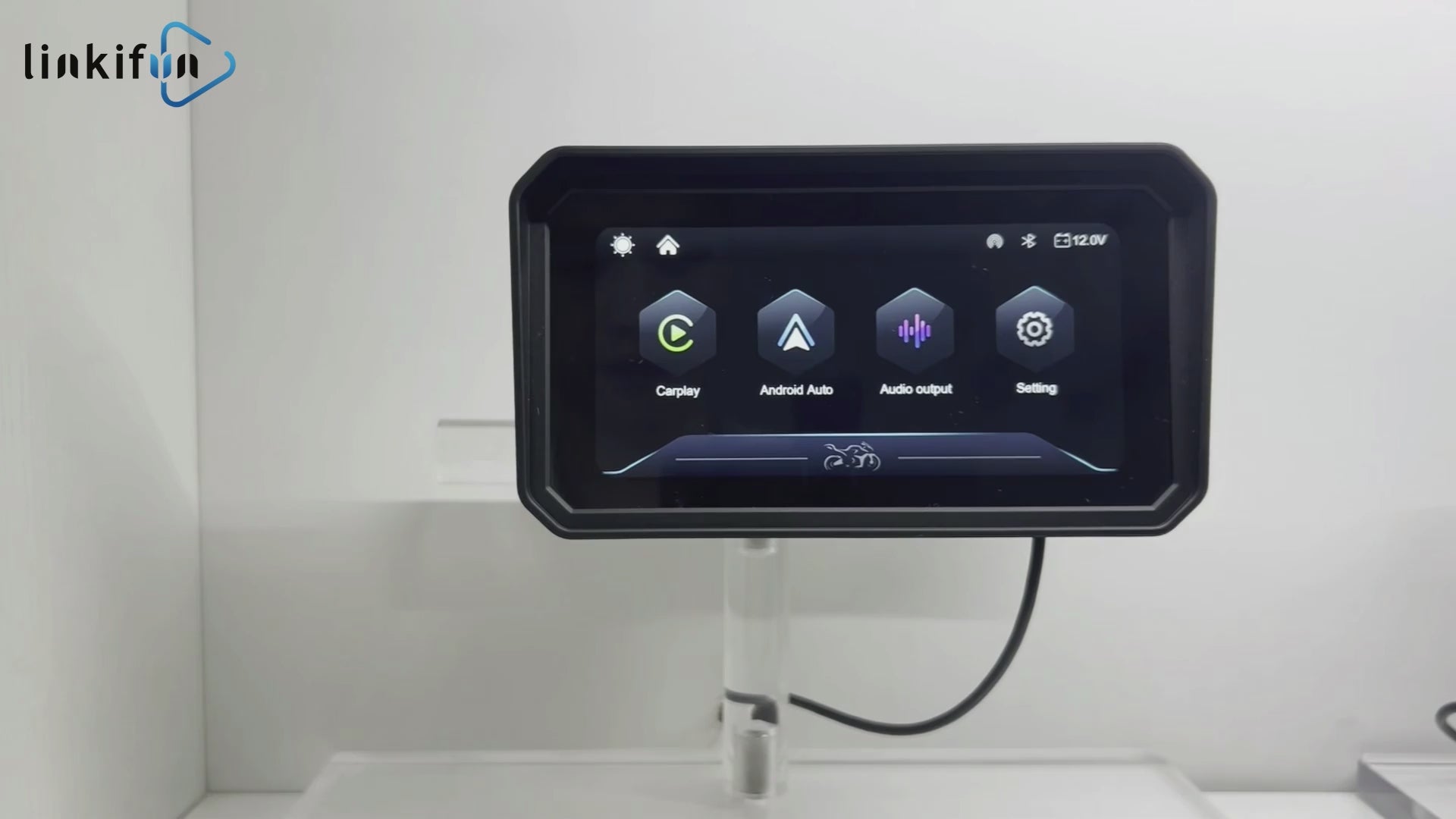 Linkifun MT9A 6-inch motorcycle navigation screen demo with wireless Apple CarPlay, Android Auto, optional TPMS, and portrait or landscape viewing modes.